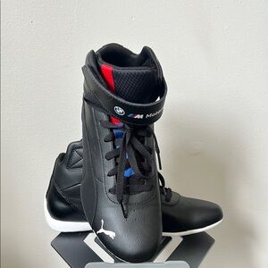 Puma Black and Blue Athletic Shoes with Modern Design